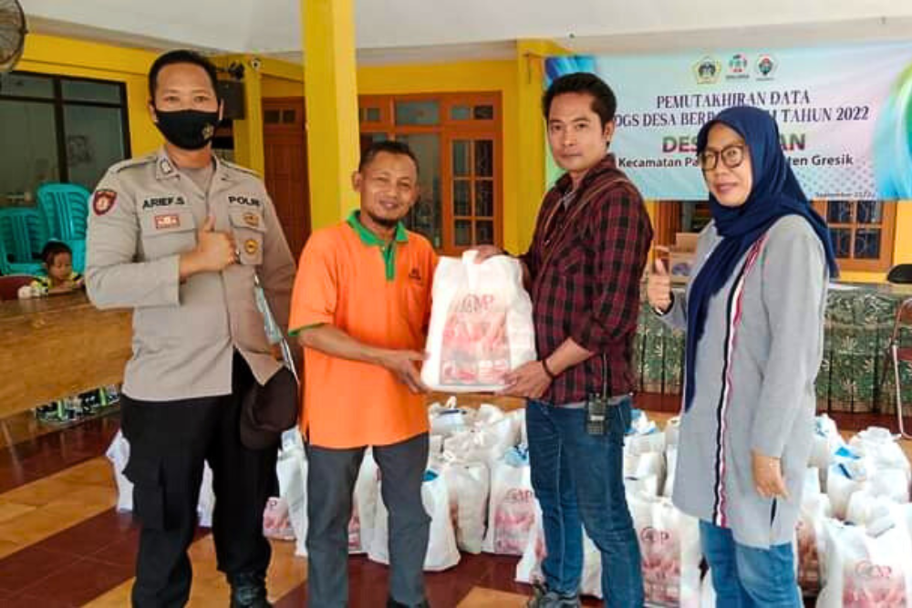 You are currently viewing PT CMP Peduli Sesama, Aksi Berbagi di Panceng dan Ujungpangkah Gresik