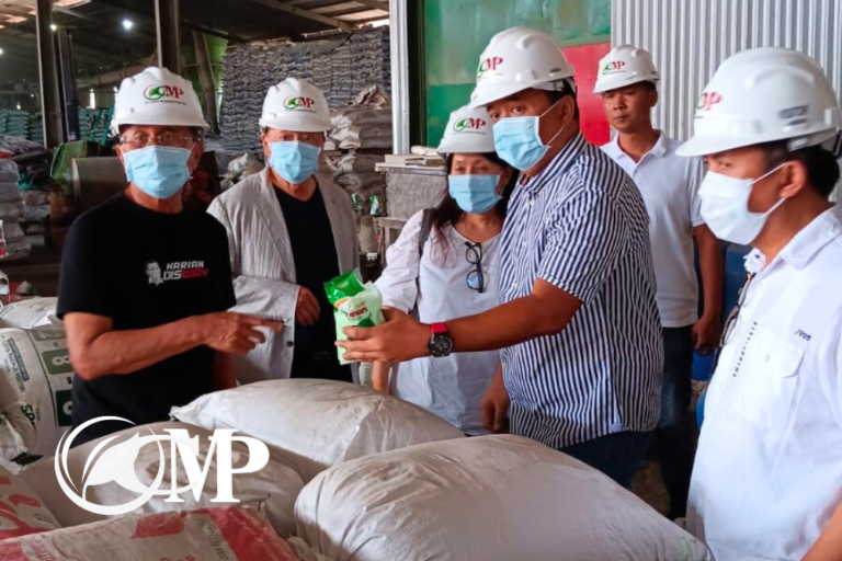 Read more about the article Kunjungan Bapak Dahlan Iskan ke Pabrik PT Cipta Makmur Pertiwi di Gresik